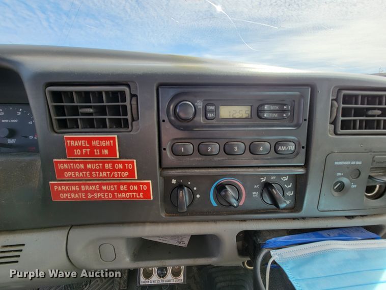 image for item FL9178 2004 Ford F550 Super Duty  bucket truck