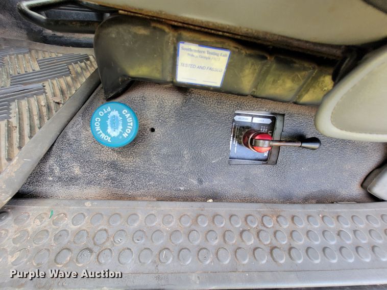 image for item FL9178 2004 Ford F550 Super Duty  bucket truck