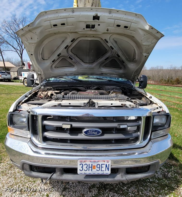 image for item FL9178 2004 Ford F550 Super Duty  bucket truck