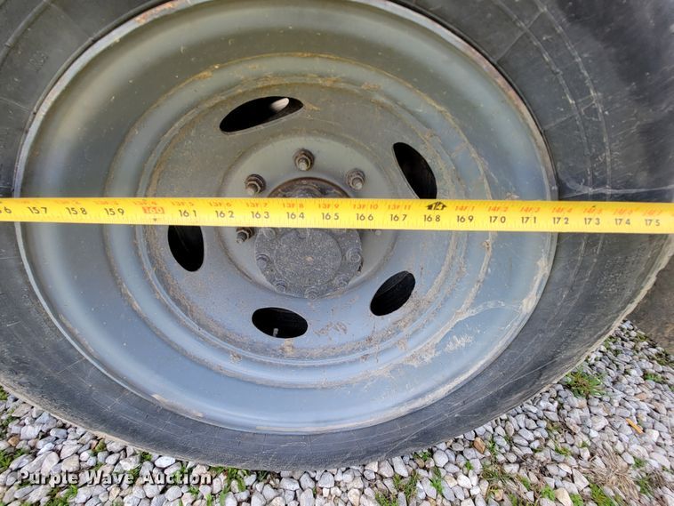 image for item FL9178 2004 Ford F550 Super Duty  bucket truck