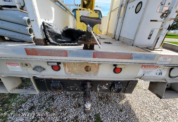 image for item FL9178 2004 Ford F550 Super Duty  bucket truck
