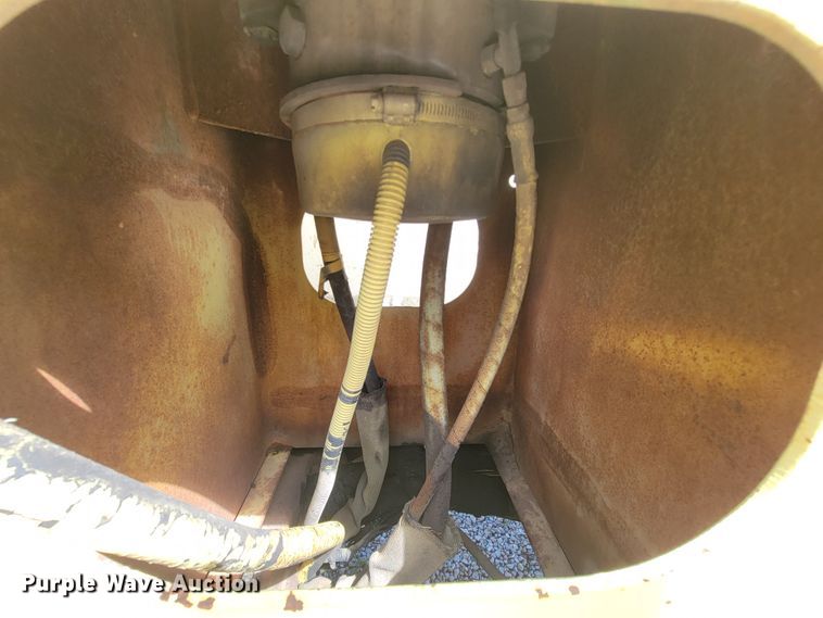 image for item FL9178 2004 Ford F550 Super Duty  bucket truck