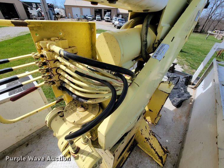 image for item FL9178 2004 Ford F550 Super Duty  bucket truck