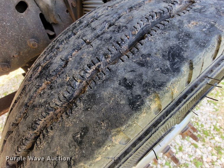 image for item FL9178 2004 Ford F550 Super Duty  bucket truck