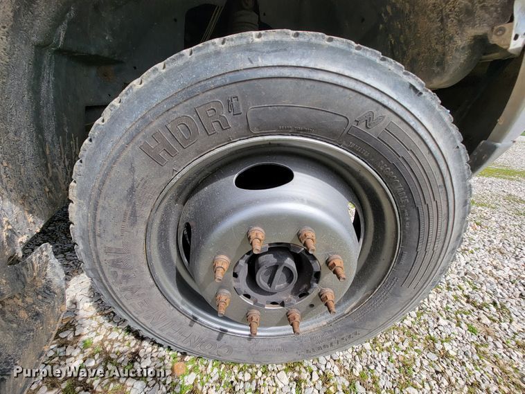 image for item FL9178 2004 Ford F550 Super Duty  bucket truck