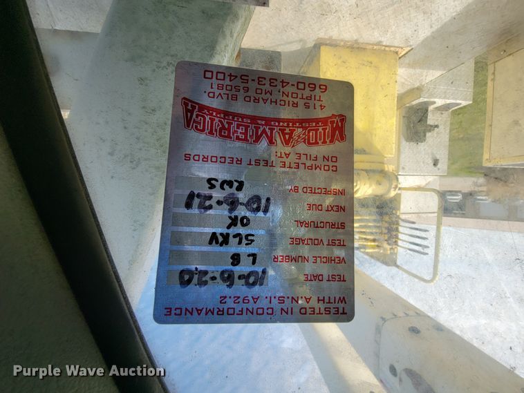 image for item FL9178 2004 Ford F550 Super Duty  bucket truck