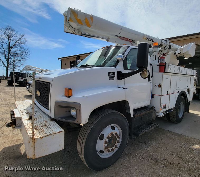 image for item FL9181 2006 Chevrolet C7500  bucket truck