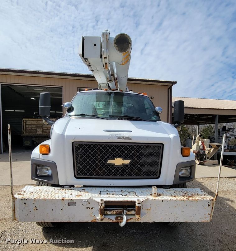 image for item FL9181 2006 Chevrolet C7500  bucket truck