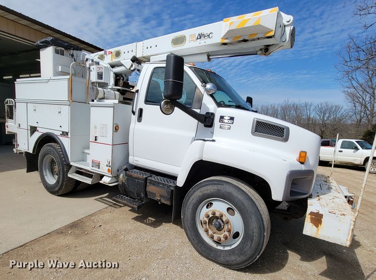 image for item FL9181 2006 Chevrolet C7500  bucket truck
