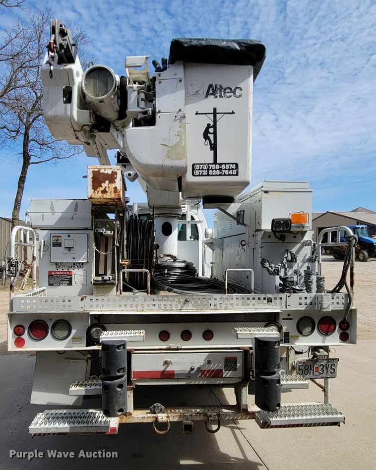 image for item FL9181 2006 Chevrolet C7500  bucket truck