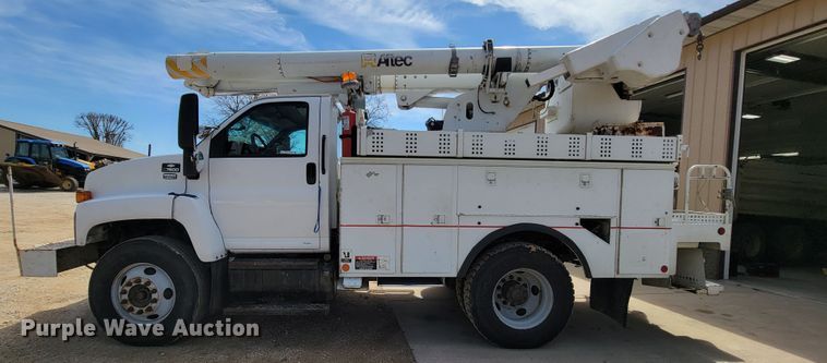 image for item FL9181 2006 Chevrolet C7500  bucket truck