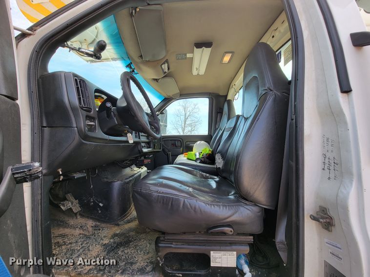 image for item FL9181 2006 Chevrolet C7500  bucket truck