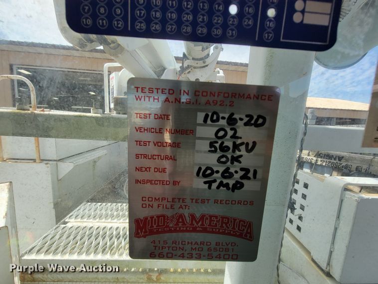 image for item FL9181 2006 Chevrolet C7500  bucket truck