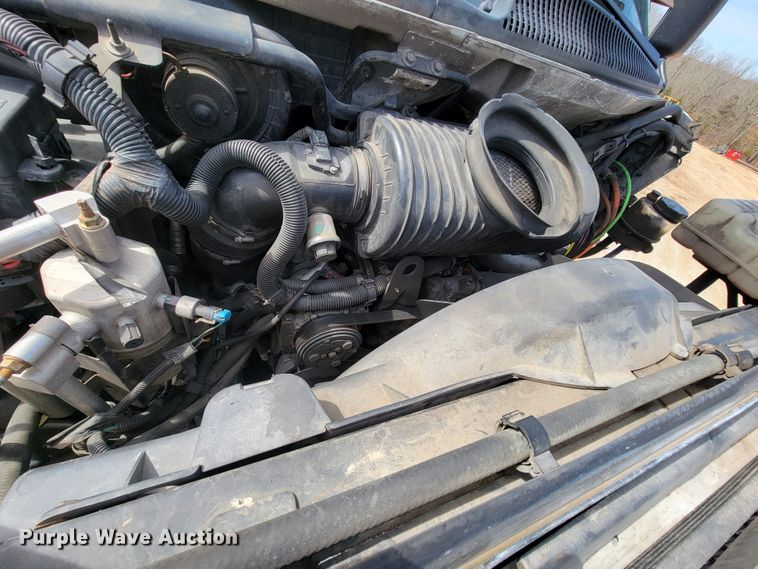 image for item FL9181 2006 Chevrolet C7500  bucket truck