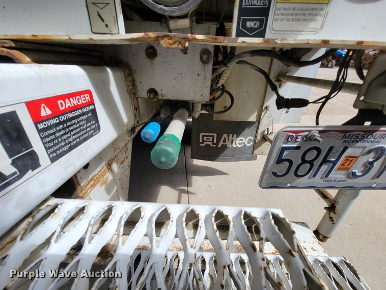 image for item FL9181 2006 Chevrolet C7500  bucket truck