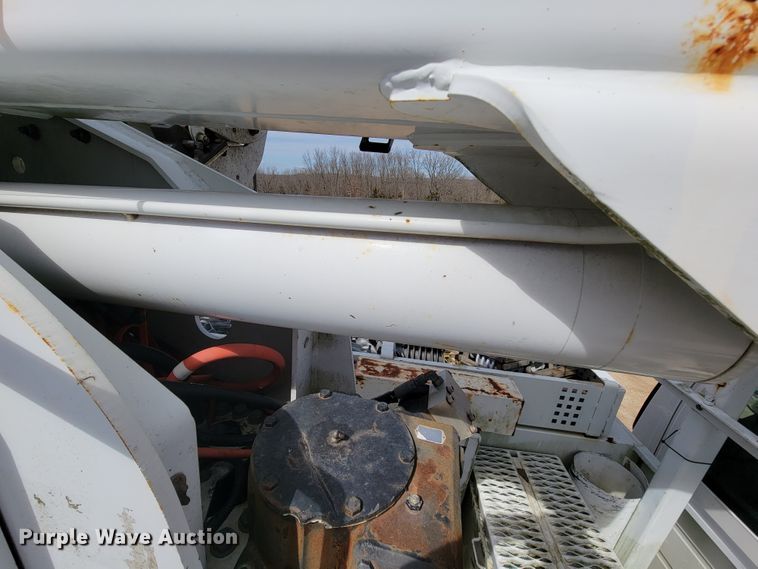 image for item FL9181 2006 Chevrolet C7500  bucket truck