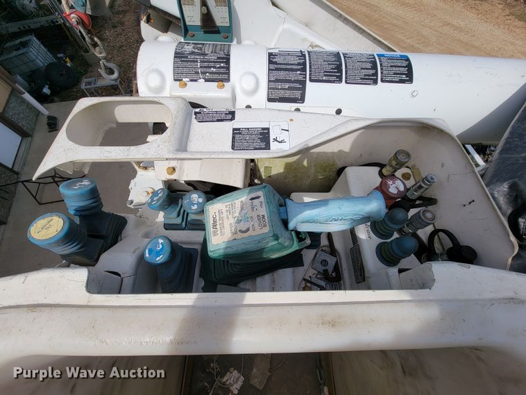 image for item FL9181 2006 Chevrolet C7500  bucket truck