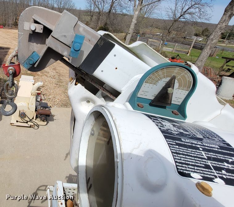 image for item FL9181 2006 Chevrolet C7500  bucket truck