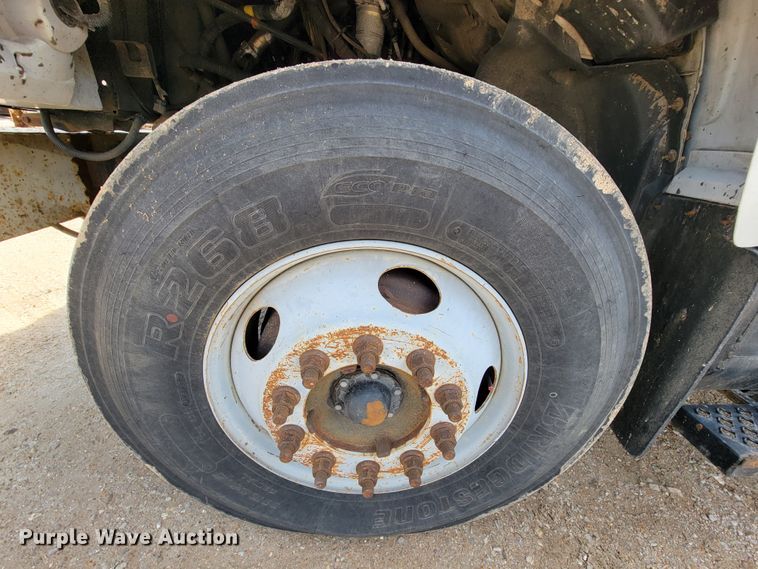 image for item FL9181 2006 Chevrolet C7500  bucket truck