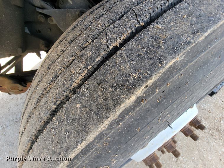 image for item FL9181 2006 Chevrolet C7500  bucket truck