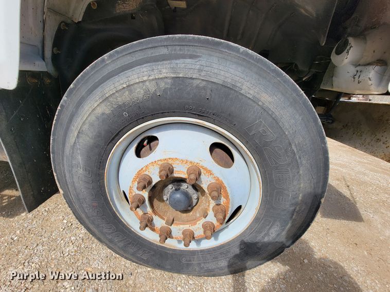 image for item FL9181 2006 Chevrolet C7500  bucket truck