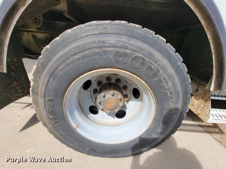 image for item FL9181 2006 Chevrolet C7500  bucket truck