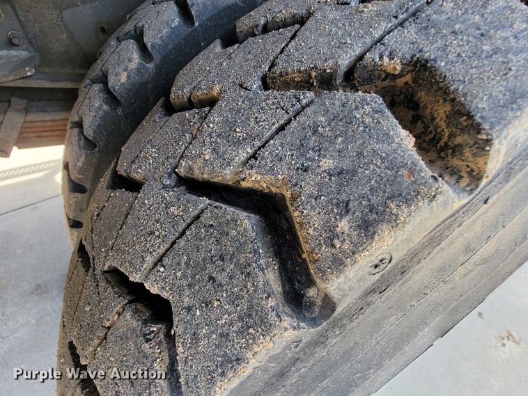 image for item FL9181 2006 Chevrolet C7500  bucket truck