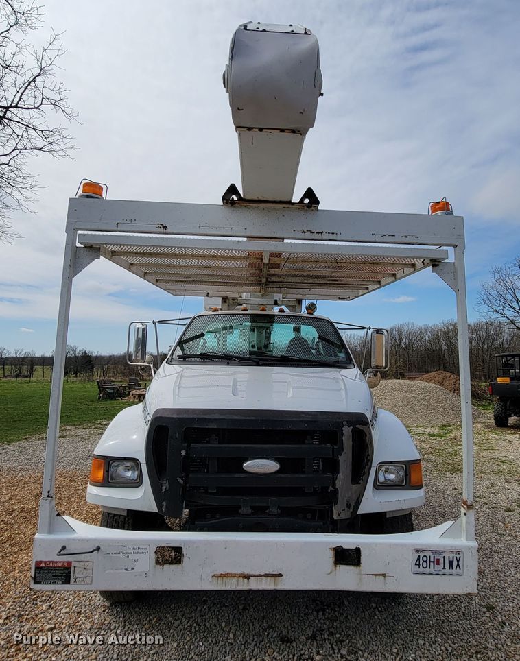 image for item FL9182 2007 Ford F750  bucket truck