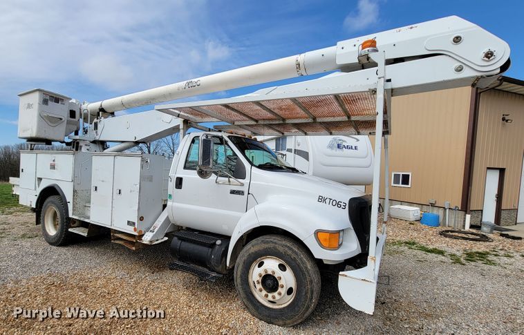 image for item FL9182 2007 Ford F750  bucket truck