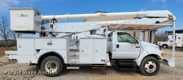 image for item FL9182 2007 Ford F750  bucket truck