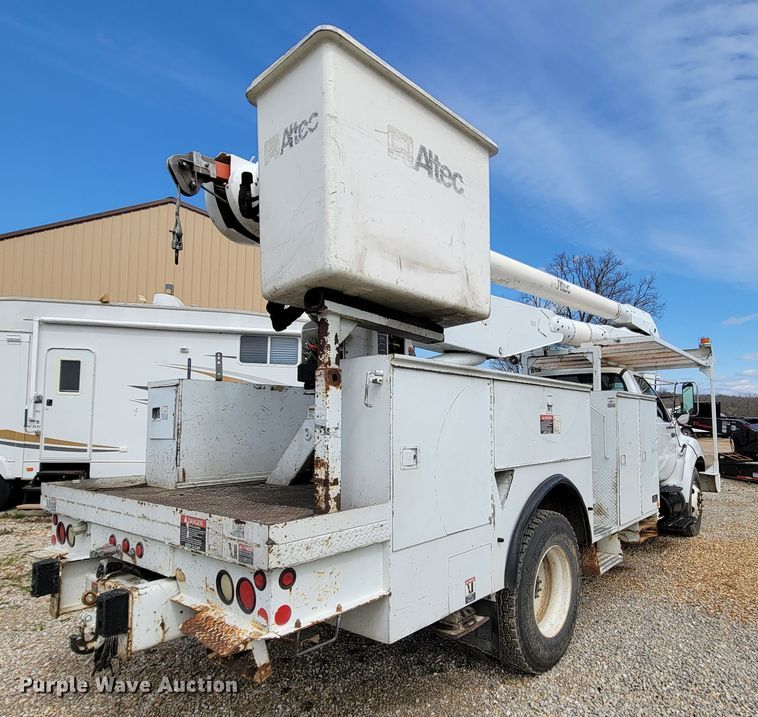 image for item FL9182 2007 Ford F750  bucket truck