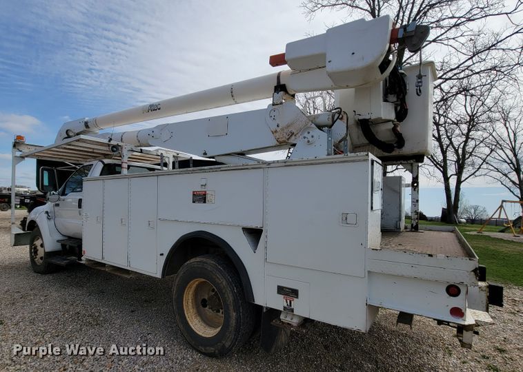 image for item FL9182 2007 Ford F750  bucket truck