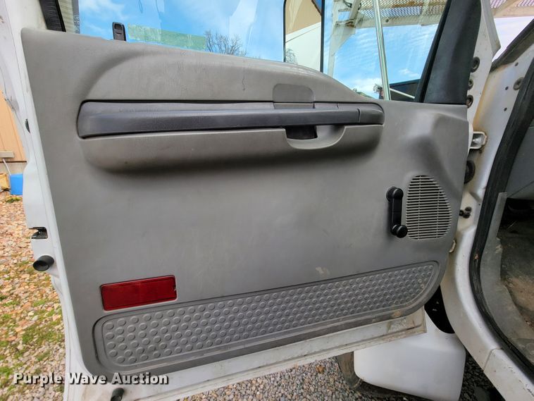 image for item FL9182 2007 Ford F750  bucket truck