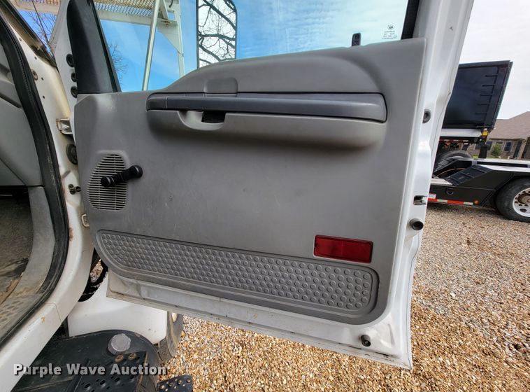 image for item FL9182 2007 Ford F750  bucket truck
