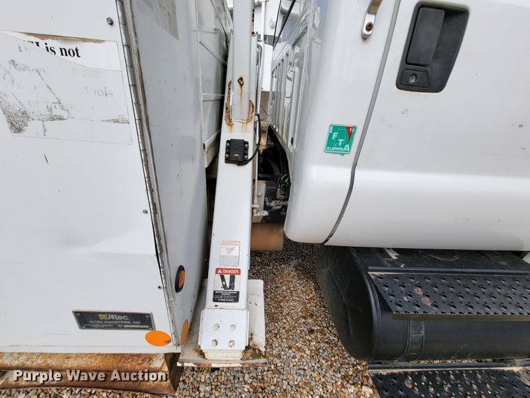 image for item FL9182 2007 Ford F750  bucket truck