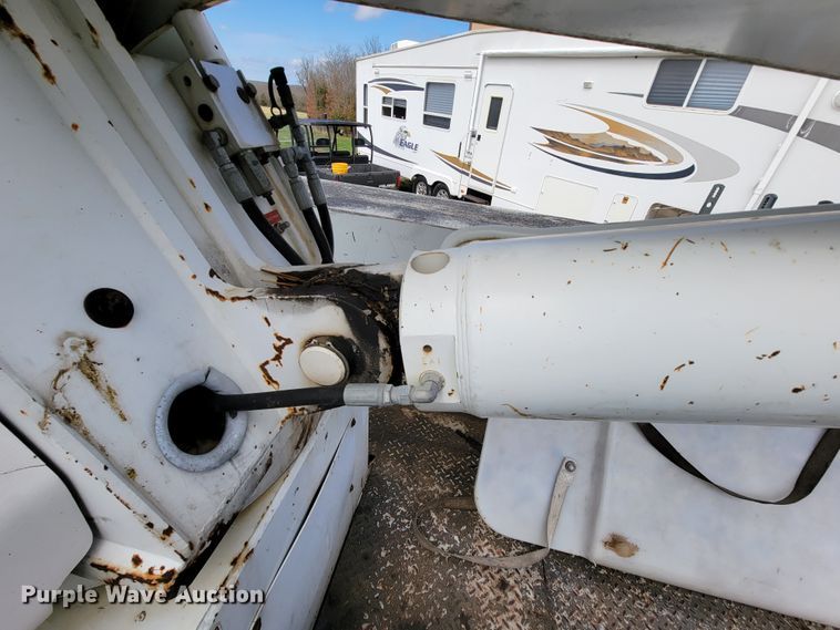 image for item FL9182 2007 Ford F750  bucket truck