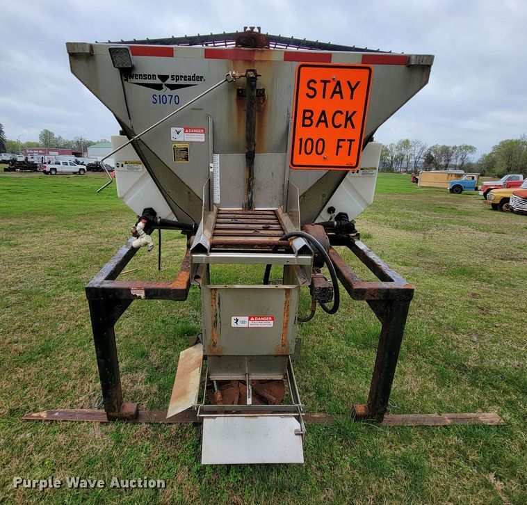 image for item FL9211 Swenson spreader