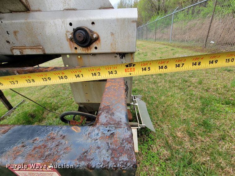 image for item FL9211 Swenson spreader