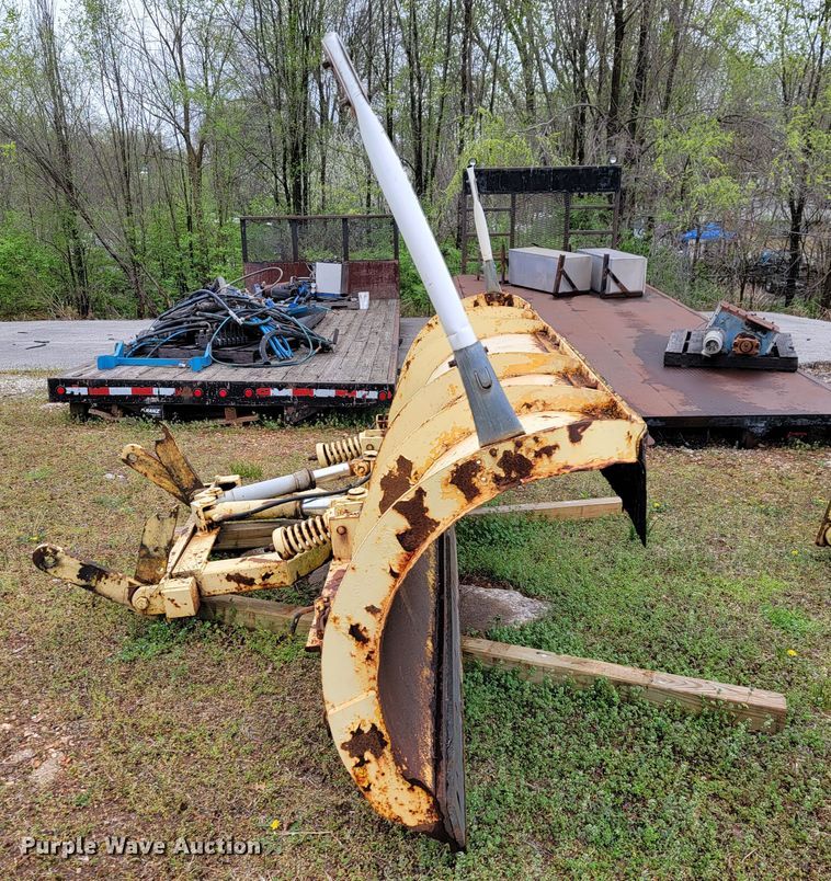 image for item FL9213 11'W snow plow
