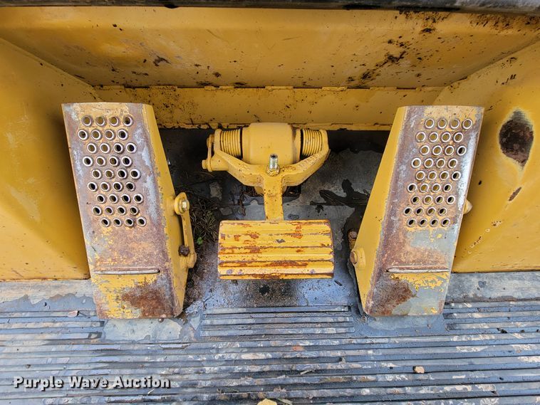 image for item FL9215 1994 Caterpillar 953B  track loader