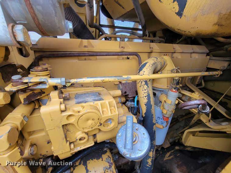 image for item FL9215 1994 Caterpillar 953B  track loader