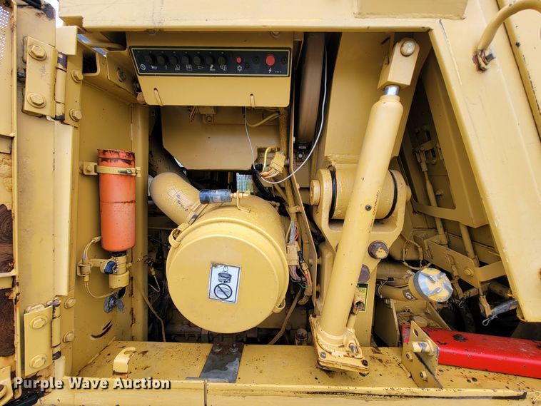 image for item FL9215 1994 Caterpillar 953B  track loader