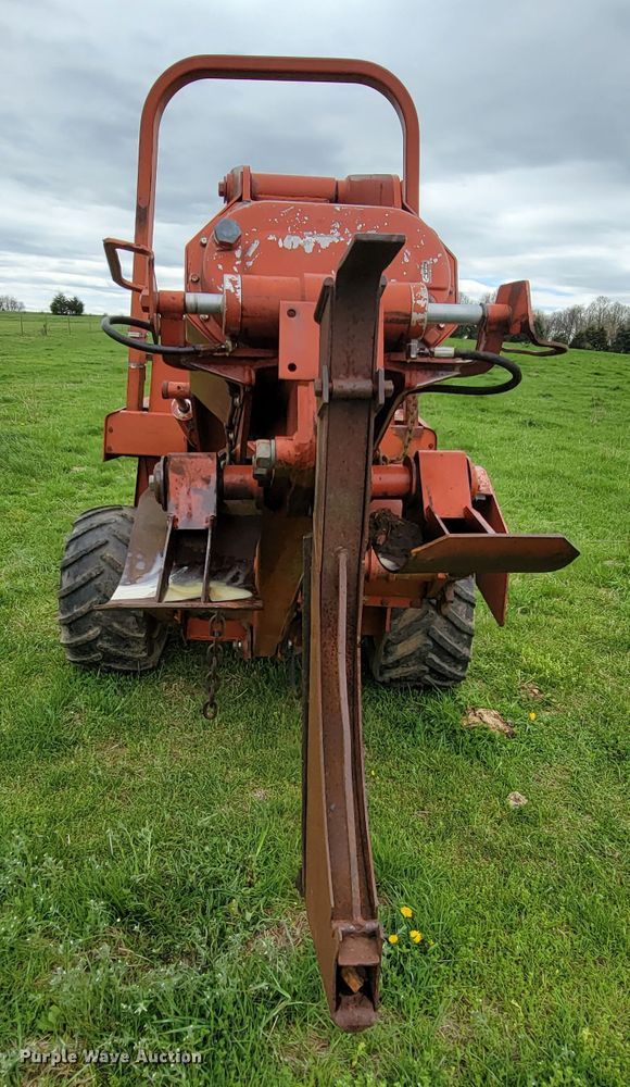 image for item FL9219 1987 Ditch Witch 4010  cable plow