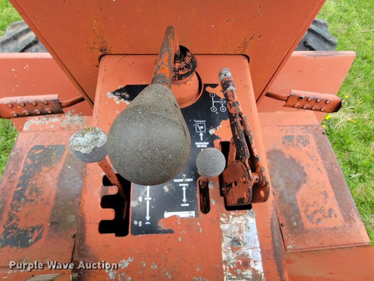 image for item FL9219 1987 Ditch Witch 4010  cable plow