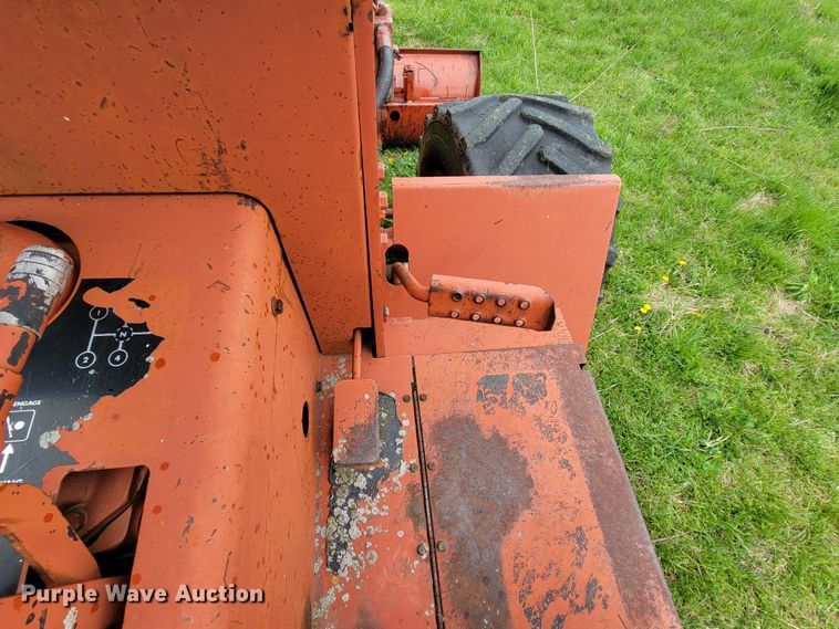 image for item FL9219 1987 Ditch Witch 4010  cable plow