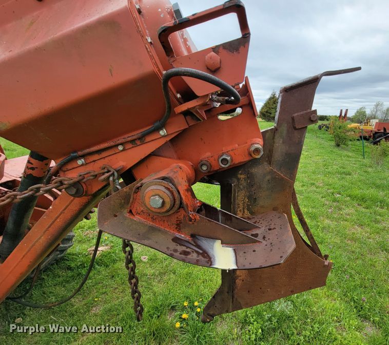 image for item FL9219 1987 Ditch Witch 4010  cable plow