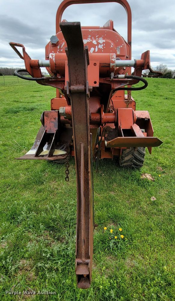 image for item FL9219 1987 Ditch Witch 4010  cable plow