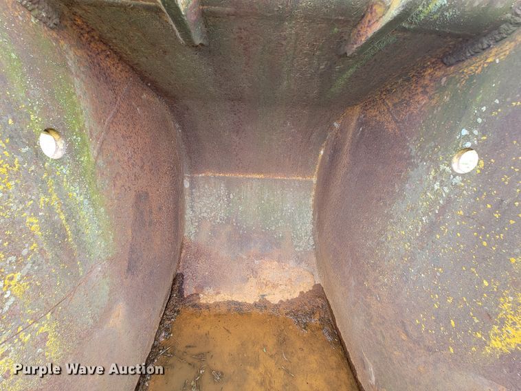 image for item FL9220 36"W excavator bucket