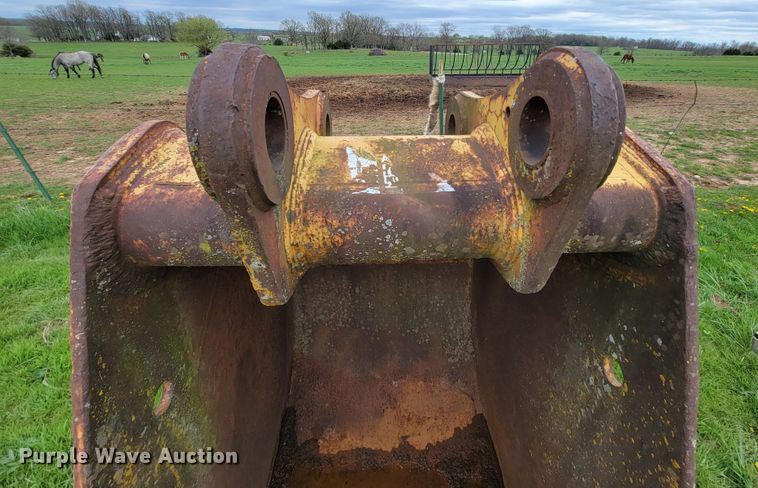 image for item FL9220 36"W excavator bucket