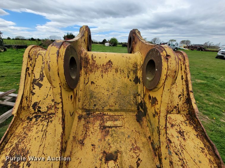 image for item FL9220 36"W excavator bucket